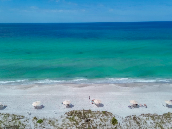 Luxurious Beachfront Condo in Longboat Key Florida - Stunning Gulf Views